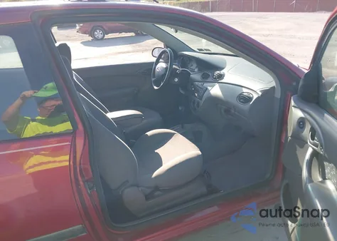 2003 Ford Focus Zx3 из США, поврежденный, VIN 3FAFP313X3R110032